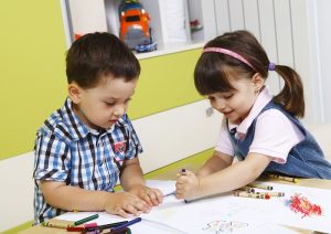 Educar en igualdad en la escuela infantil desde el respeto. Foto: Shutterstock